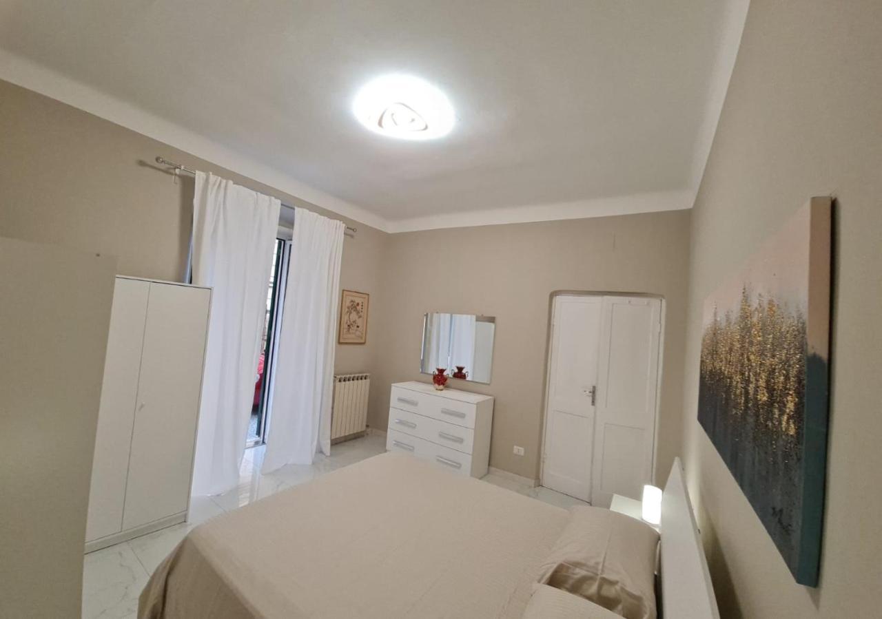 Ampio Appartamento Con 2 Posti Auto E Cortile Генуя Экстерьер фото