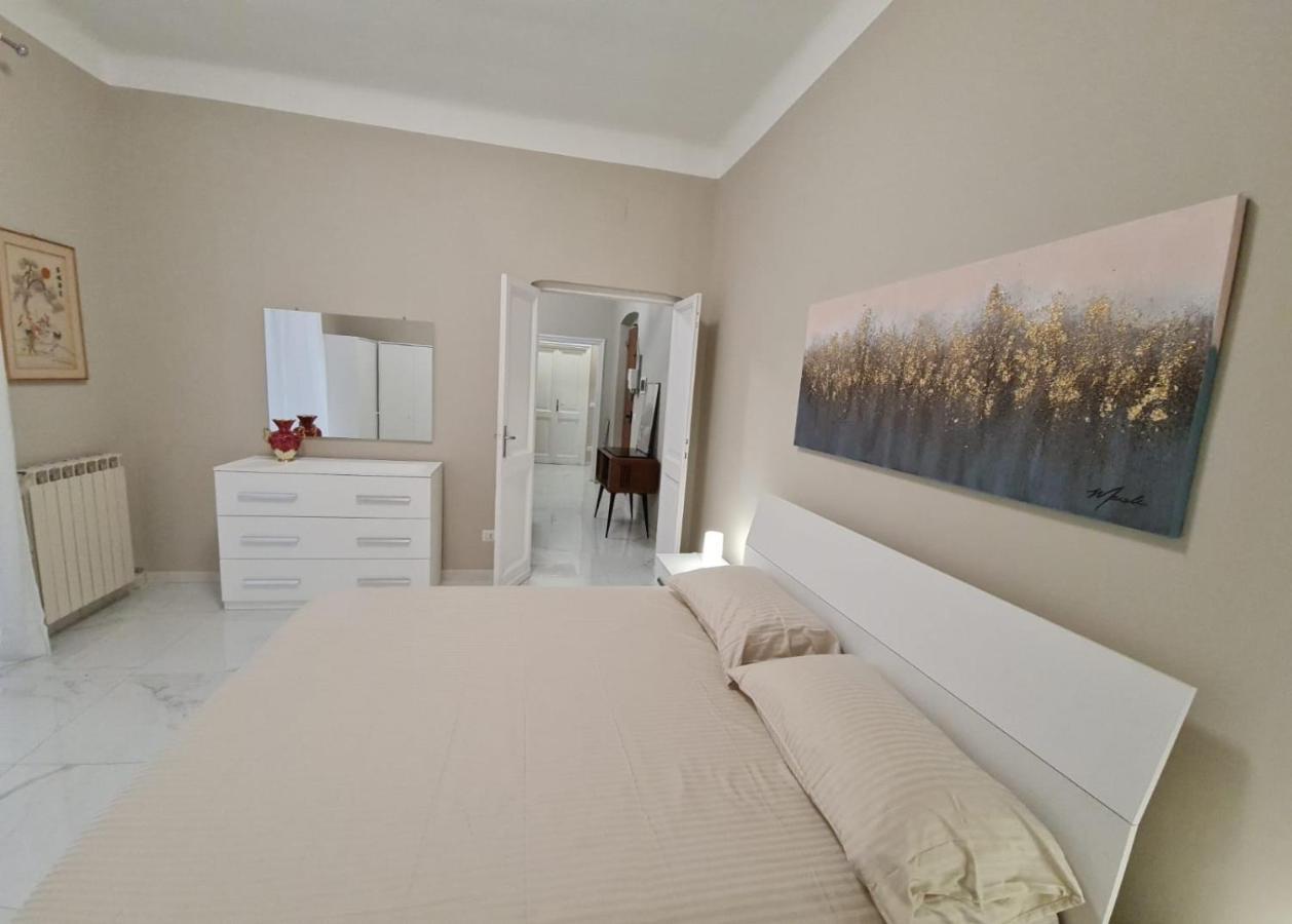 Ampio Appartamento Con 2 Posti Auto E Cortile Генуя Экстерьер фото
